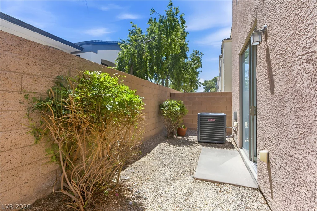 10214 Viterbo, Las Vegas, NV 89183