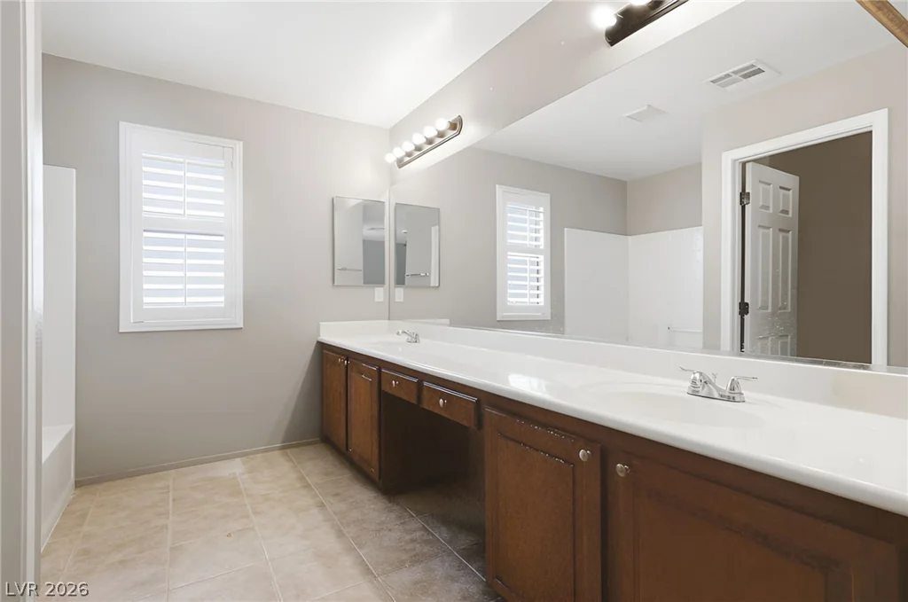 10214 Viterbo, Las Vegas, NV 89183
