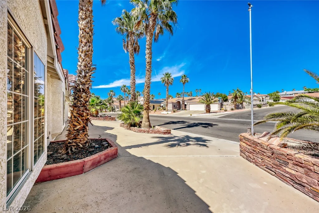 1020 Hollyhock, Henderson, NV 89011