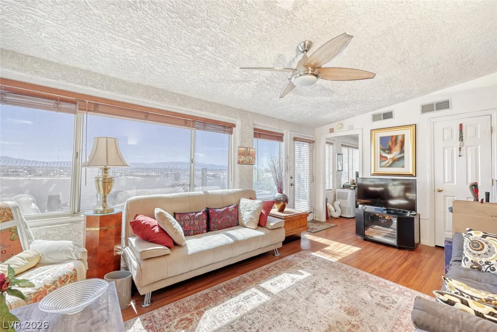 1020 Hollyhock, Henderson, NV 89011