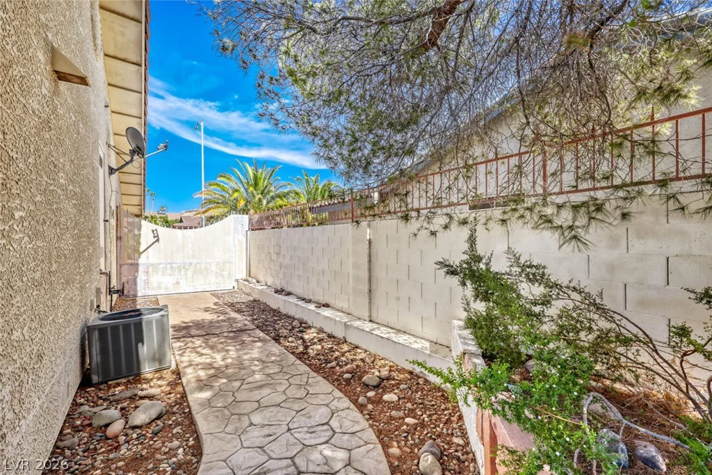 1020 Hollyhock, Henderson, NV 89011