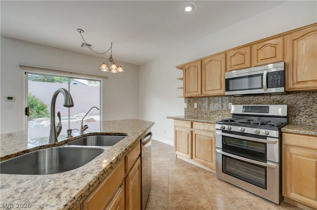 4319 Holleys Hill, Las Vegas, NV 89129
