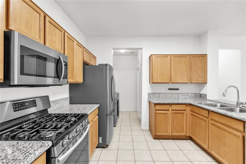 812 Peachy Canyon, Las Vegas, NV 89144