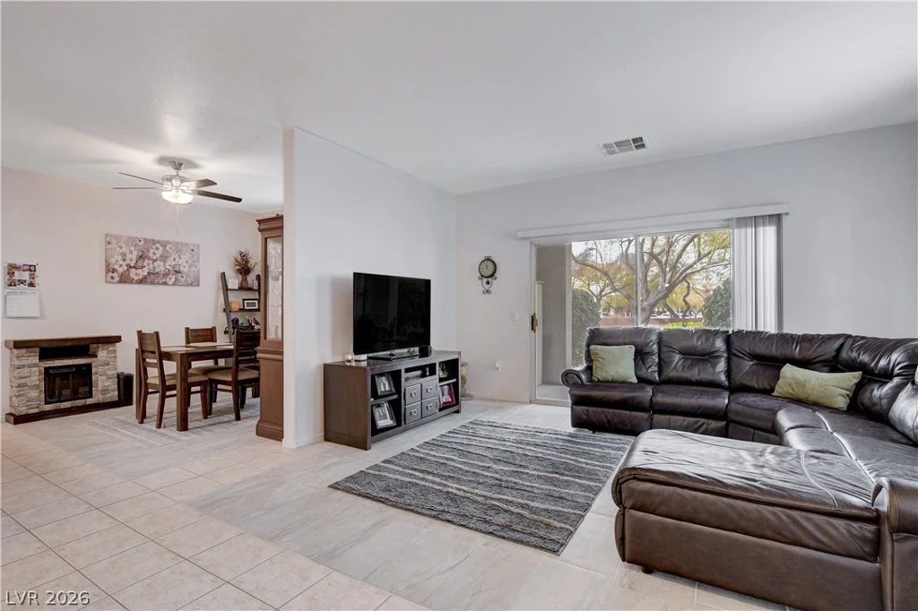 812 Peachy Canyon, Las Vegas, NV 89144