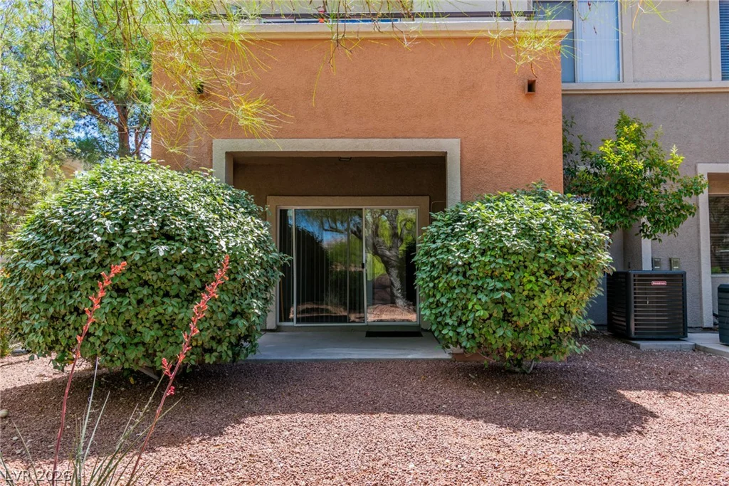 812 Peachy Canyon, Las Vegas, NV 89144