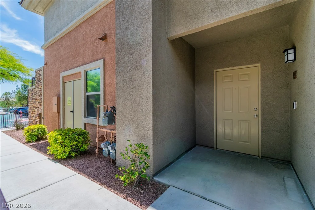 812 Peachy Canyon, Las Vegas, NV 89144
