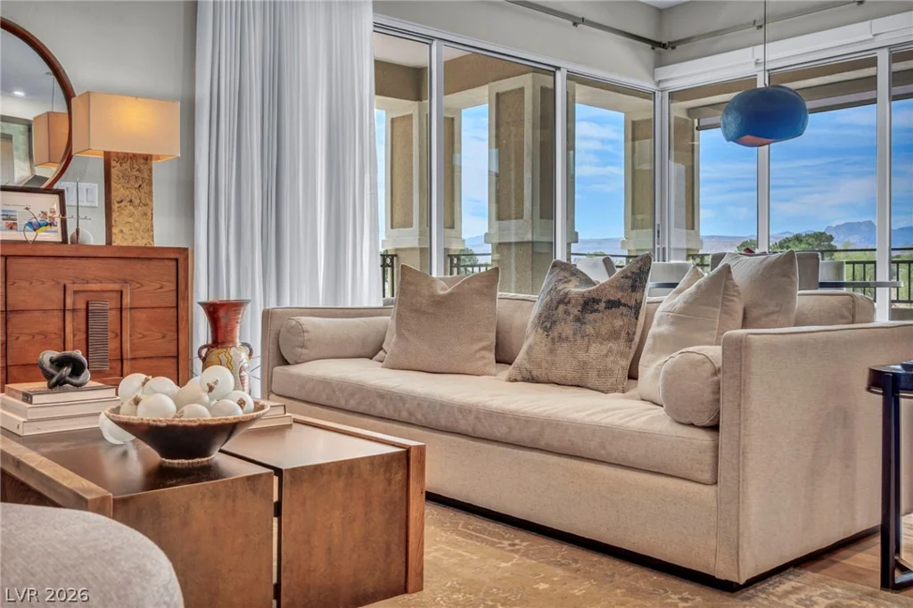 9145 Las Manaitas, Las Vegas, NV 89144