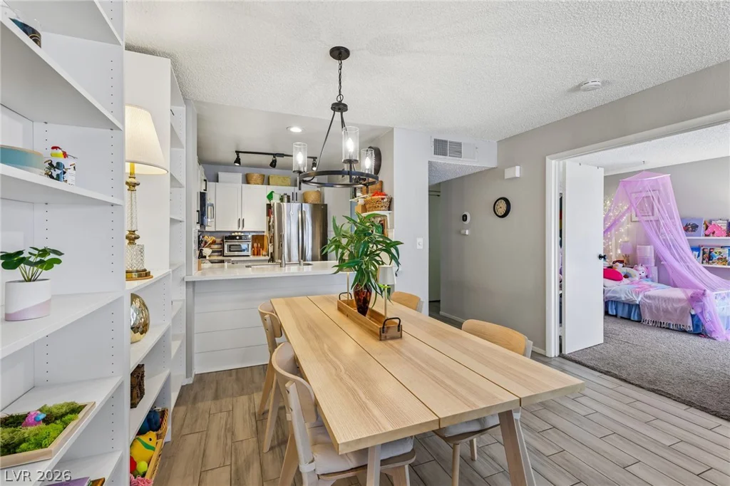 5574 Orchard, Las Vegas, NV 89110