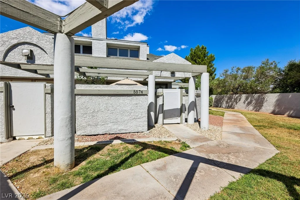 5574 Orchard, Las Vegas, NV 89110