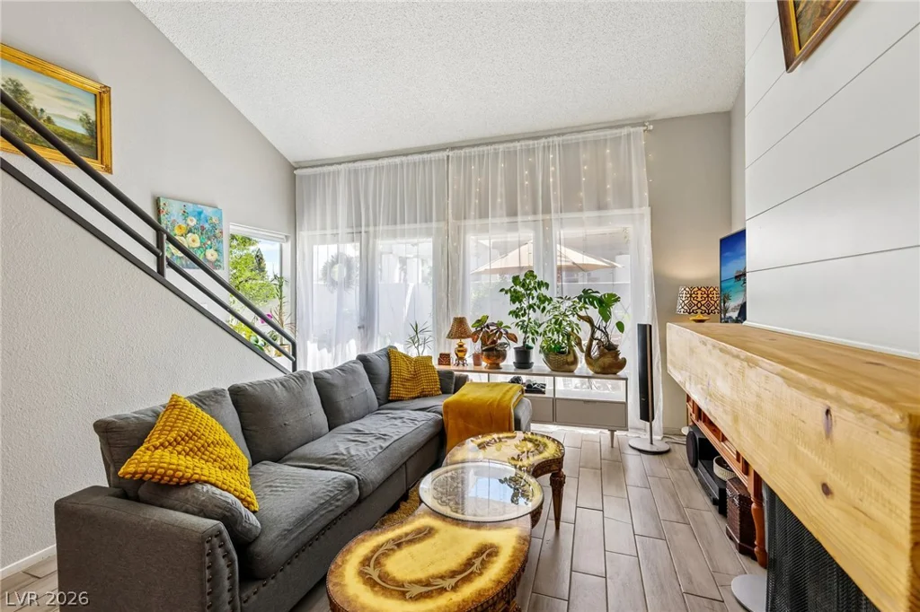 5574 Orchard, Las Vegas, NV 89110