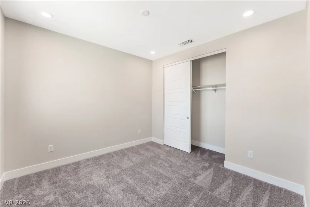 1045 Estates Bend, Las Vegas, NV 89138