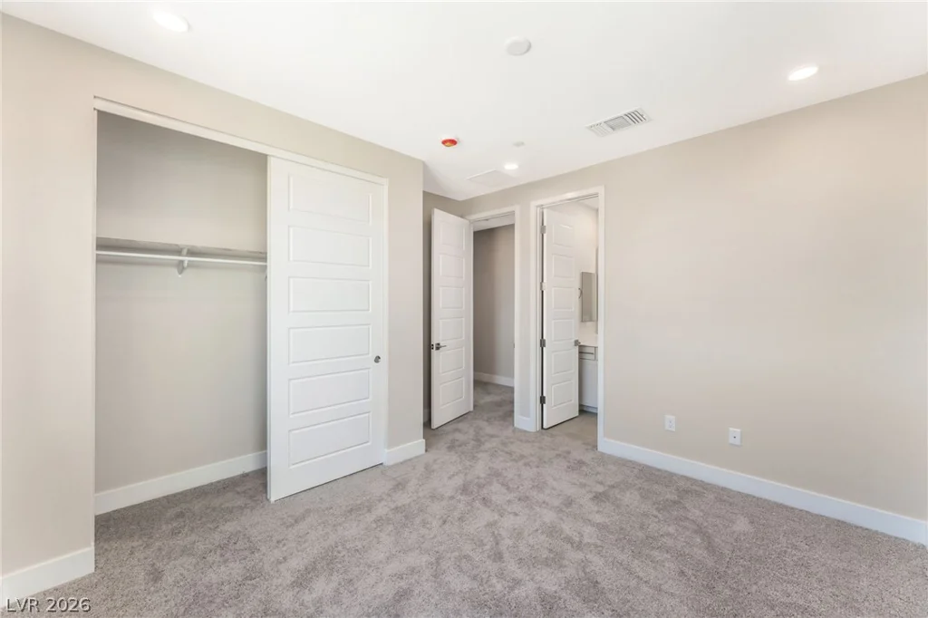 1045 Estates Bend, Las Vegas, NV 89138
