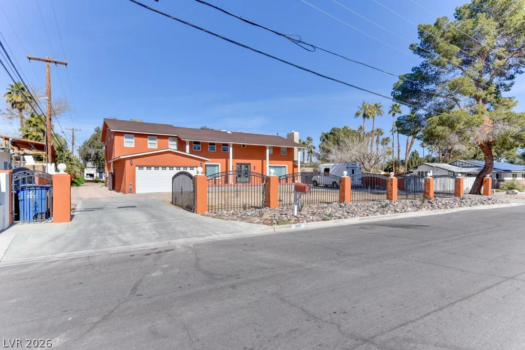 1818 Waldman, Las Vegas, NV 89102