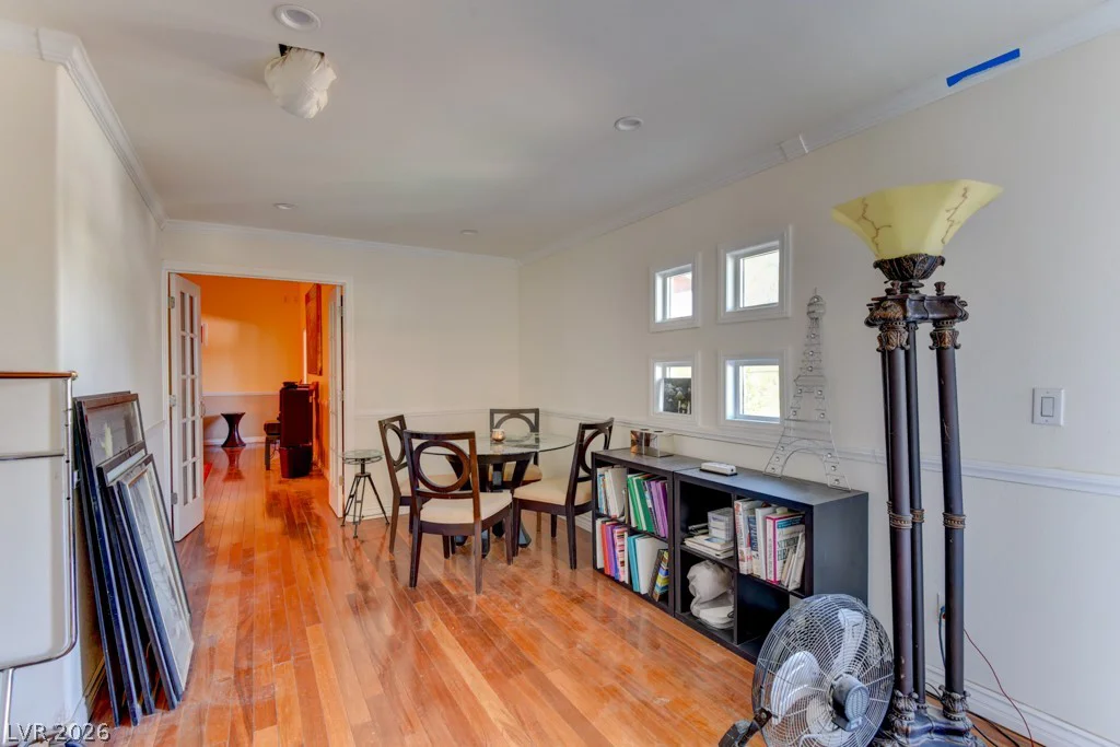 1818 Waldman, Las Vegas, NV 89102