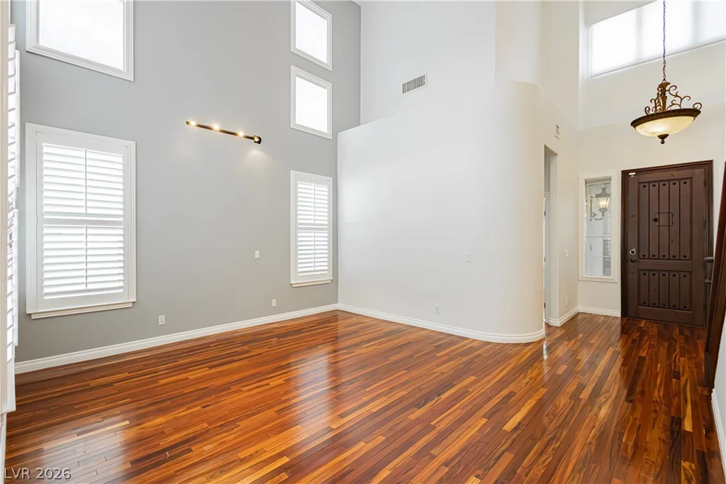 1001 Windfair Village, Las Vegas, NV 89145