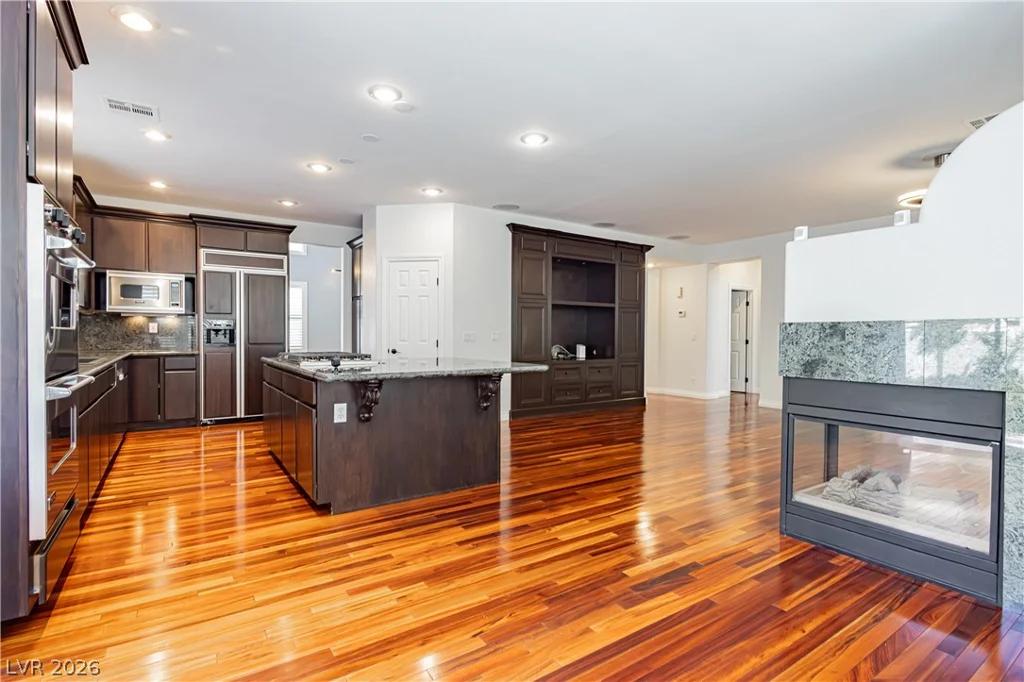 1001 Windfair Village, Las Vegas, NV 89145