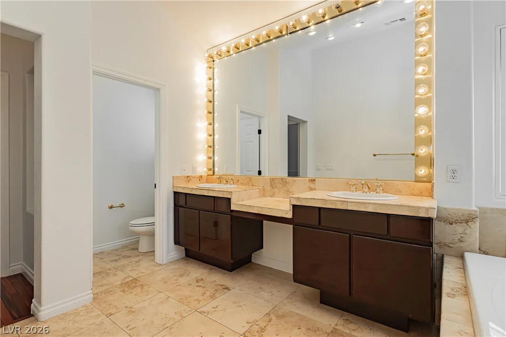 1001 Windfair Village, Las Vegas, NV 89145