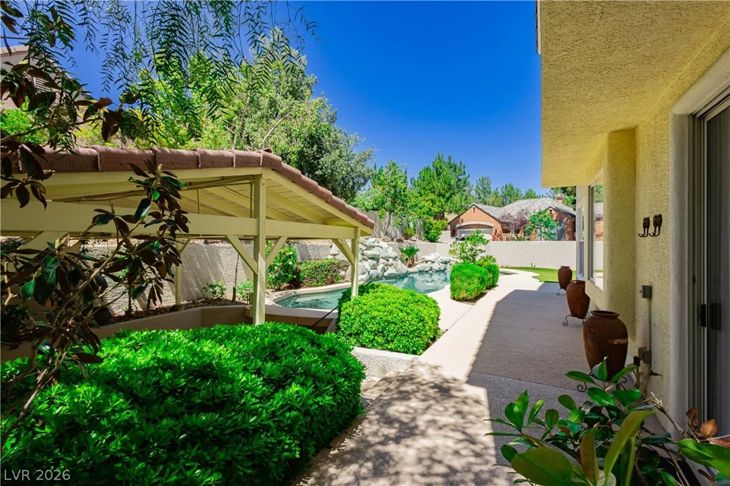 1001 Windfair Village, Las Vegas, NV 89145