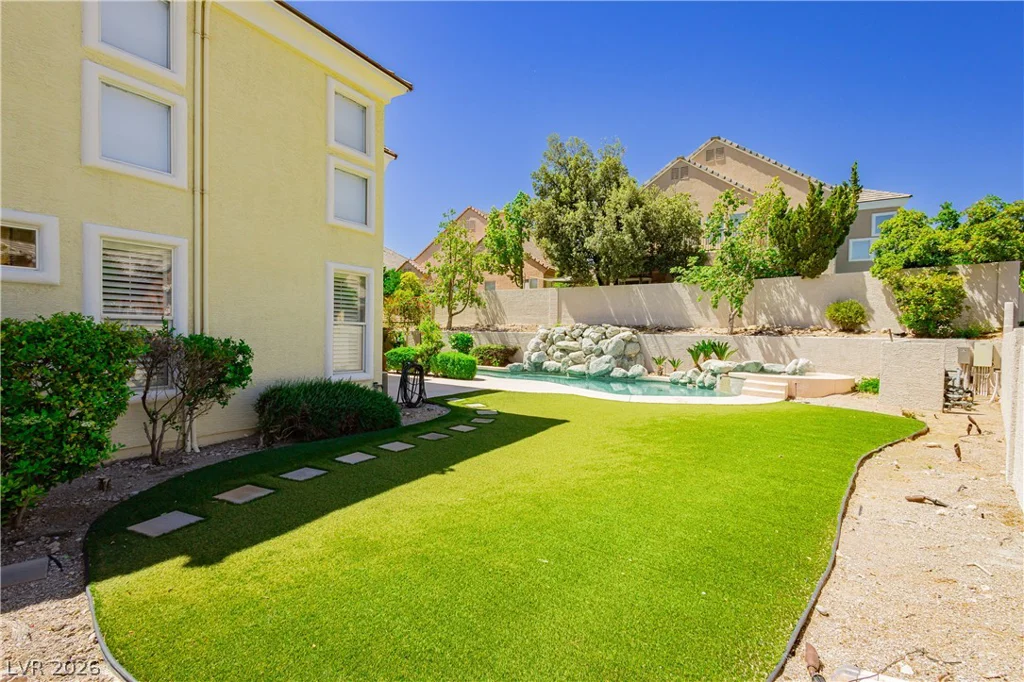 1001 Windfair Village, Las Vegas, NV 89145