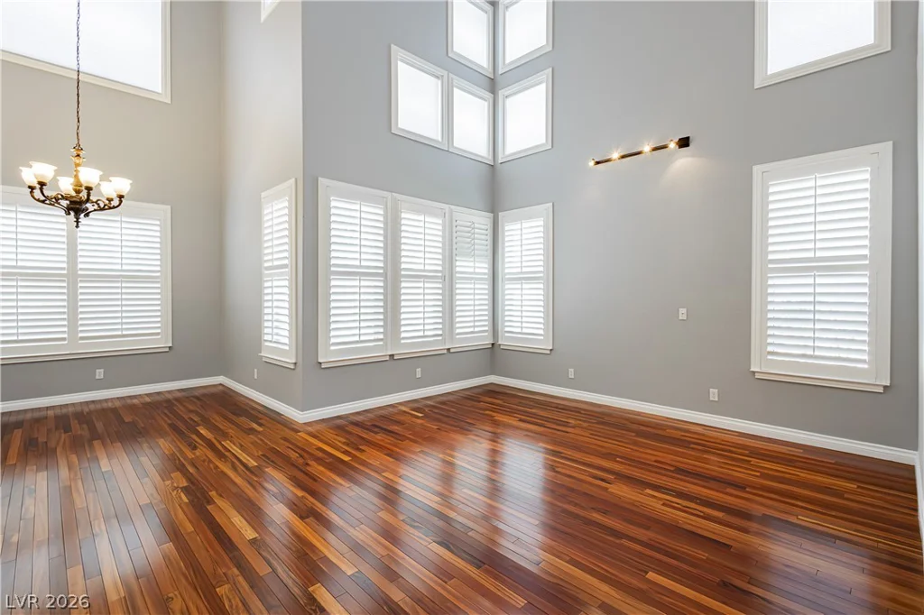 1001 Windfair Village, Las Vegas, NV 89145