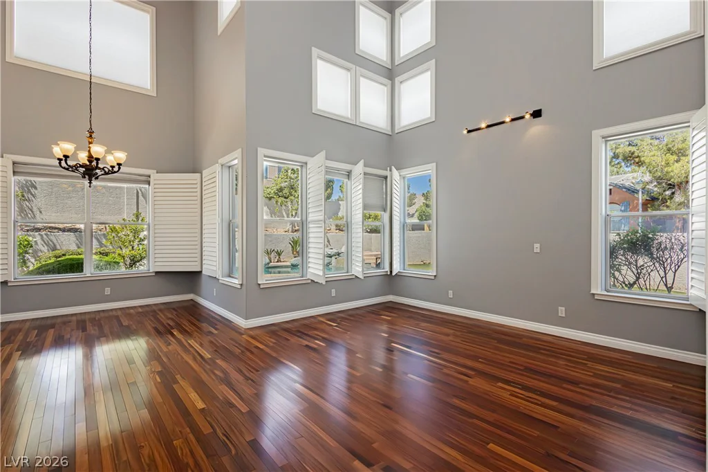 1001 Windfair Village, Las Vegas, NV 89145