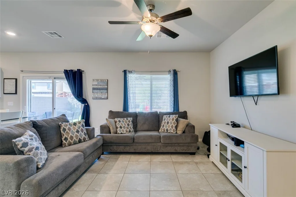 7239 Glimmer Point, North Las Vegas, NV 89084