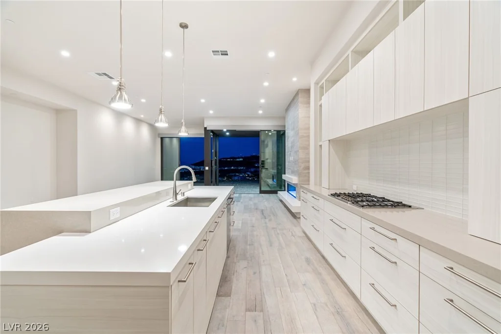 658 Falcon Summit, Henderson, NV 89012
