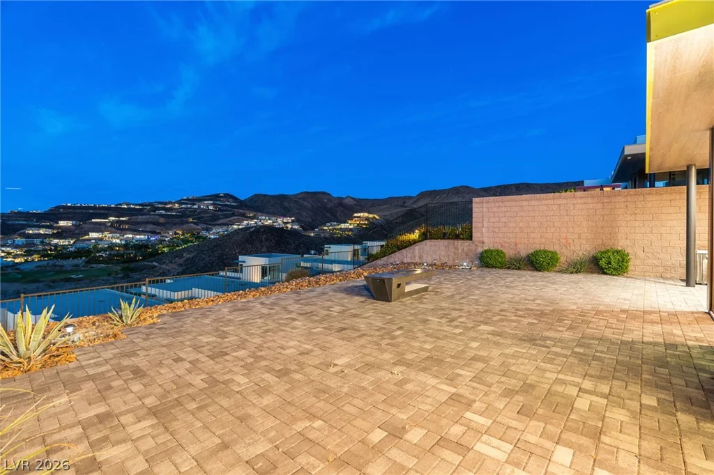 658 Falcon Summit, Henderson, NV 89012