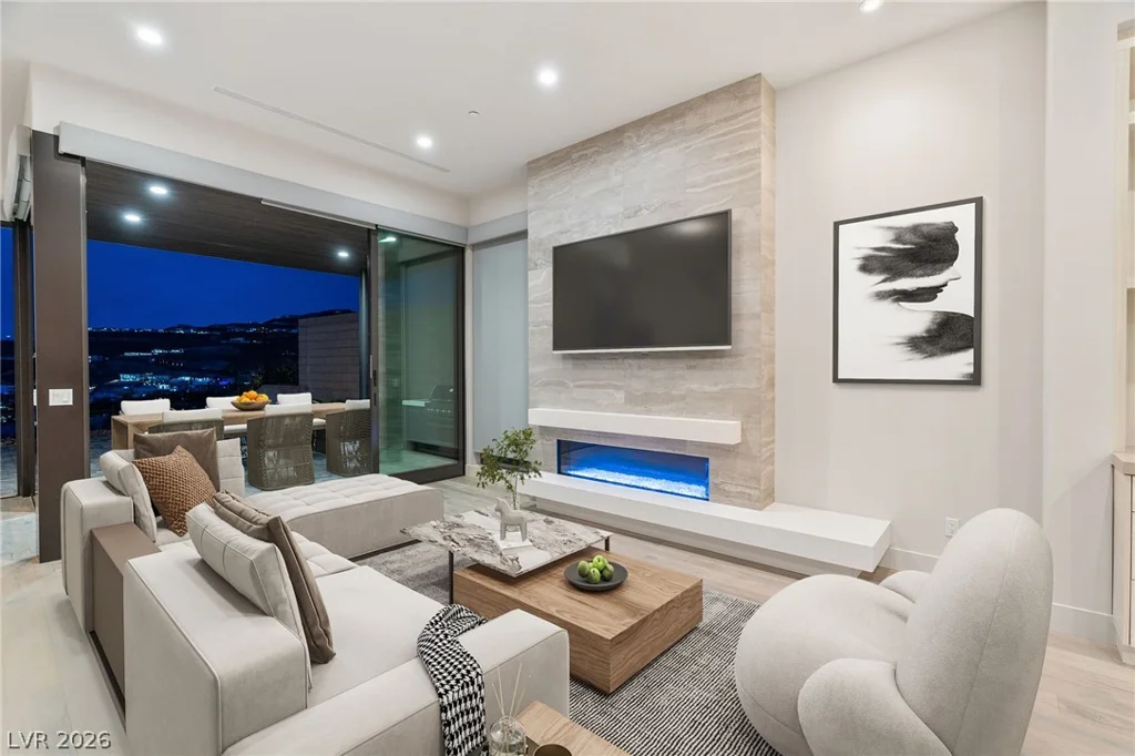 658 Falcon Summit, Henderson, NV 89012