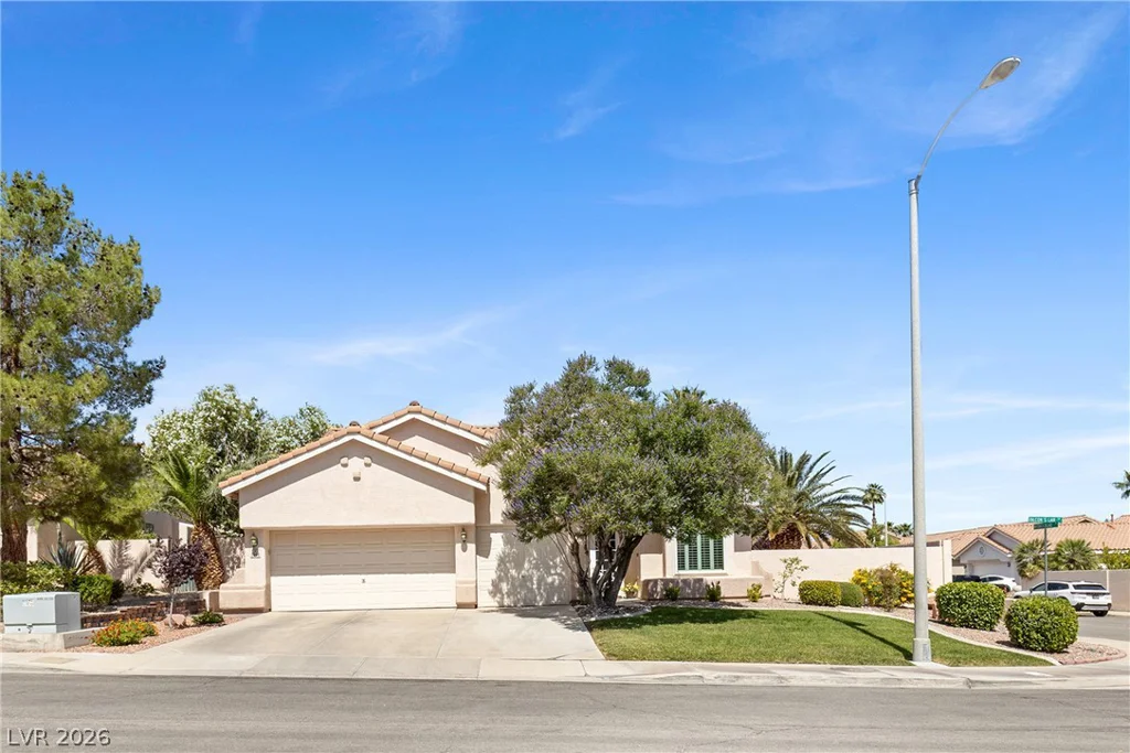 1944 Falcons Lair, Henderson, NV 89012