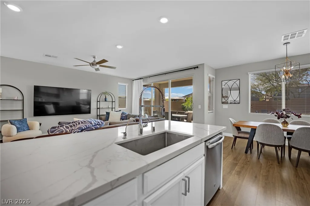 737 Foreign Reef, Las Vegas, NV 89138