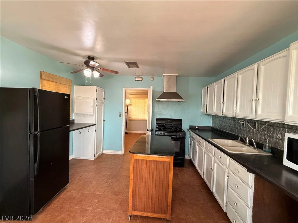 483 Hazel, Henderson, NV 89015