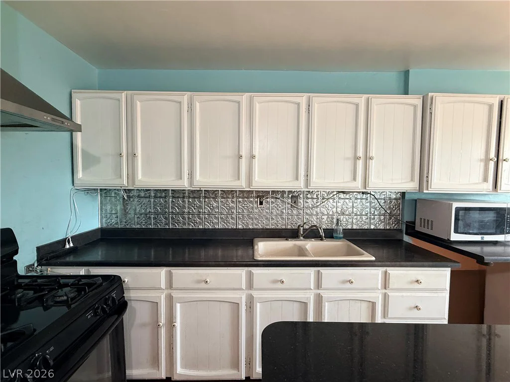 483 Hazel, Henderson, NV 89015
