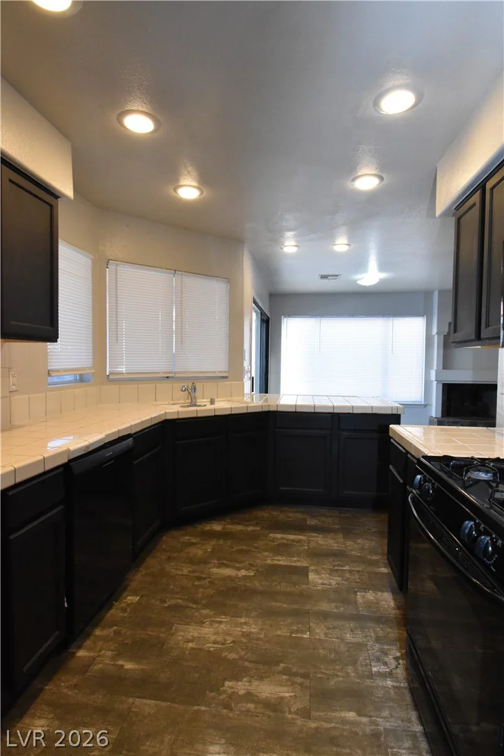 5016 Camino Del Santo, North Las Vegas, NV 89031