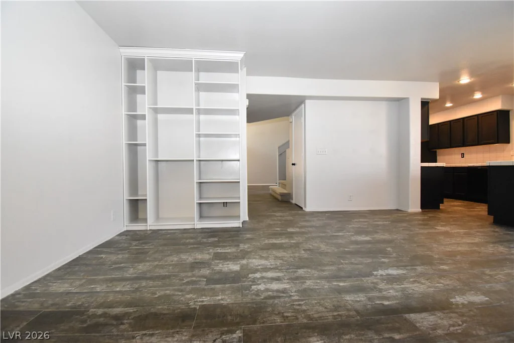 5016 Camino Del Santo, North Las Vegas, NV 89031