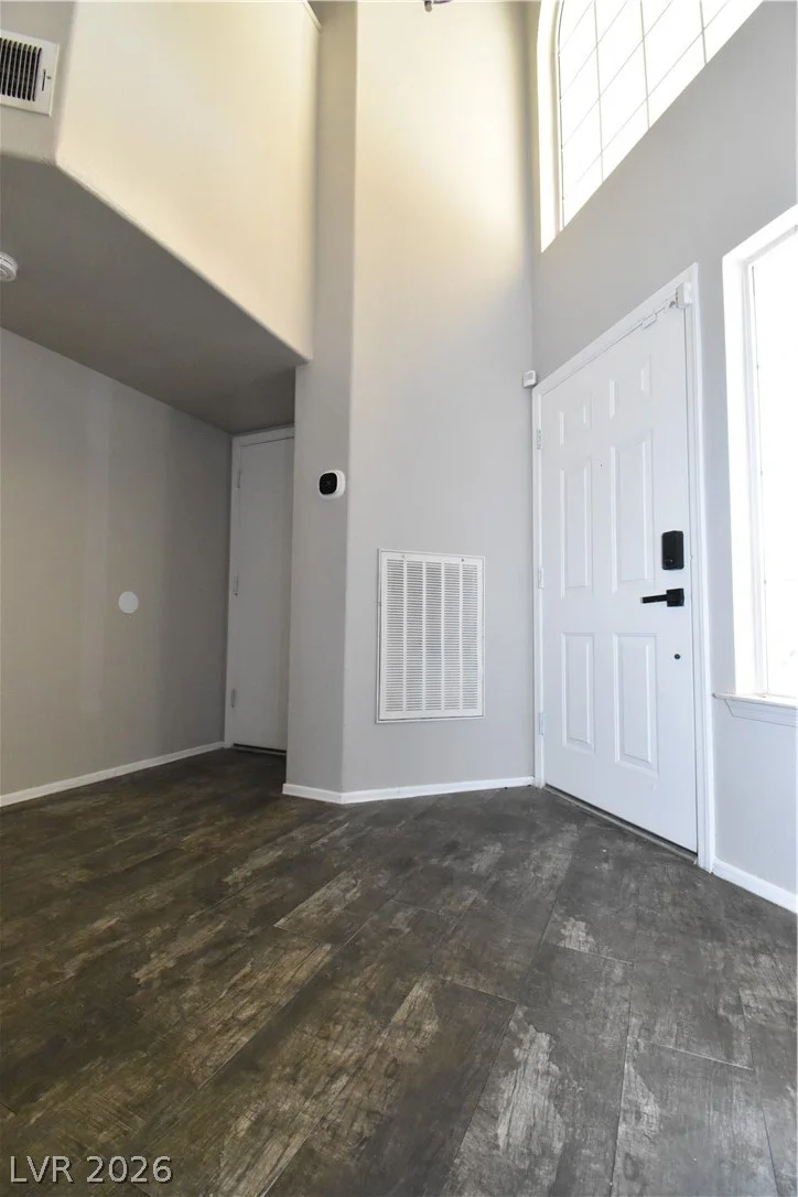 5016 Camino Del Santo, North Las Vegas, NV 89031