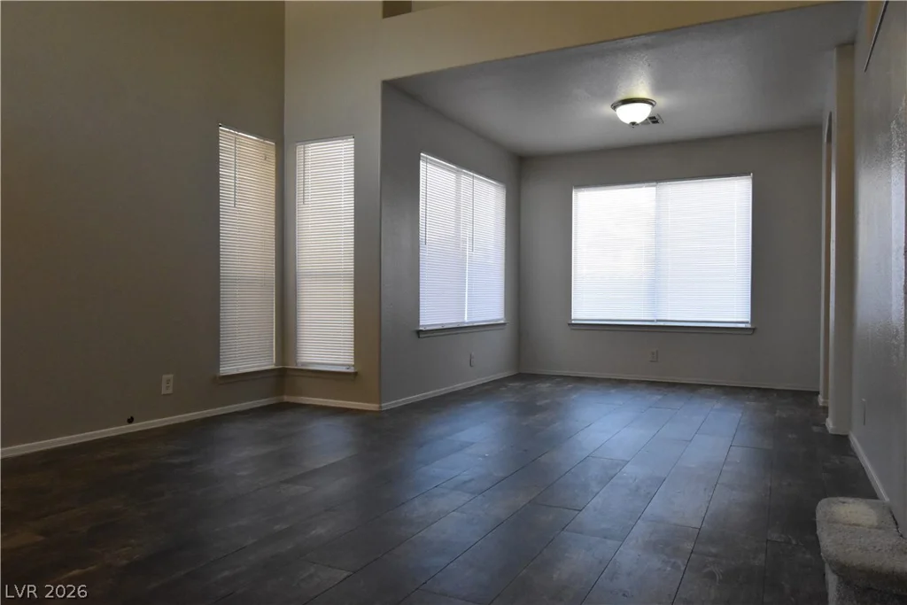 5016 Camino Del Santo, North Las Vegas, NV 89031