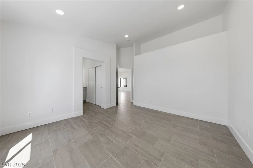 7229 Winding Creek, Las Vegas, NV 89113