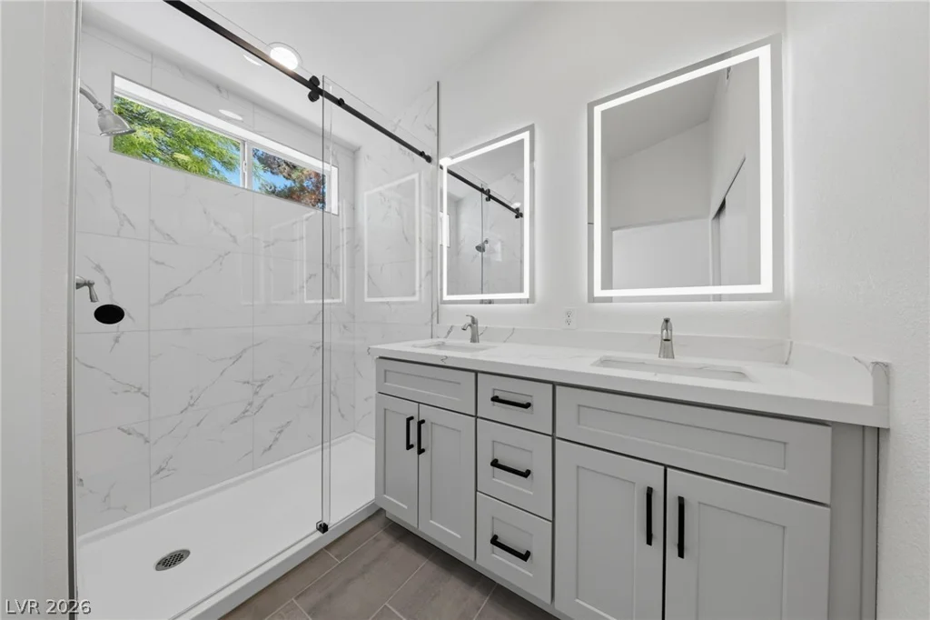 7229 Winding Creek, Las Vegas, NV 89113
