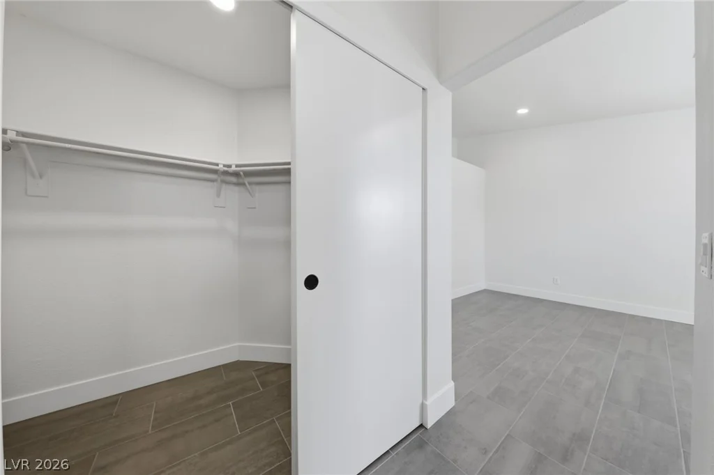 7229 Winding Creek, Las Vegas, NV 89113