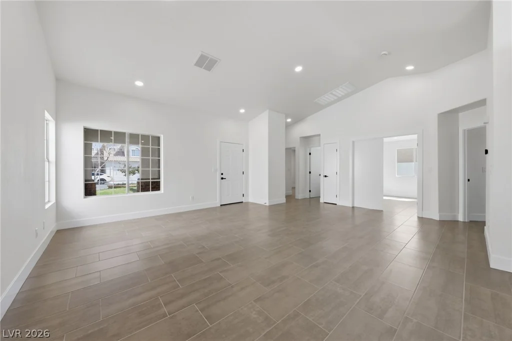 7229 Winding Creek, Las Vegas, NV 89113