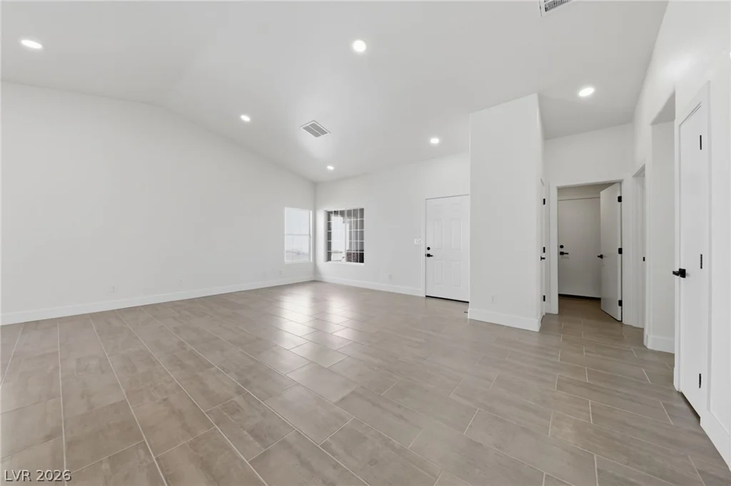 7229 Winding Creek, Las Vegas, NV 89113