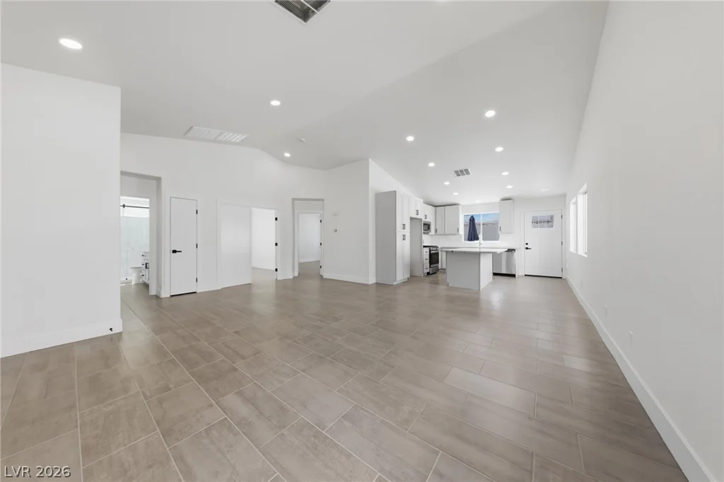 7229 Winding Creek, Las Vegas, NV 89113