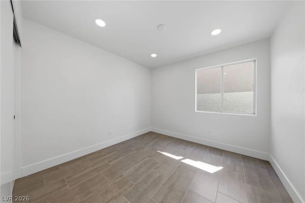 7229 Winding Creek, Las Vegas, NV 89113
