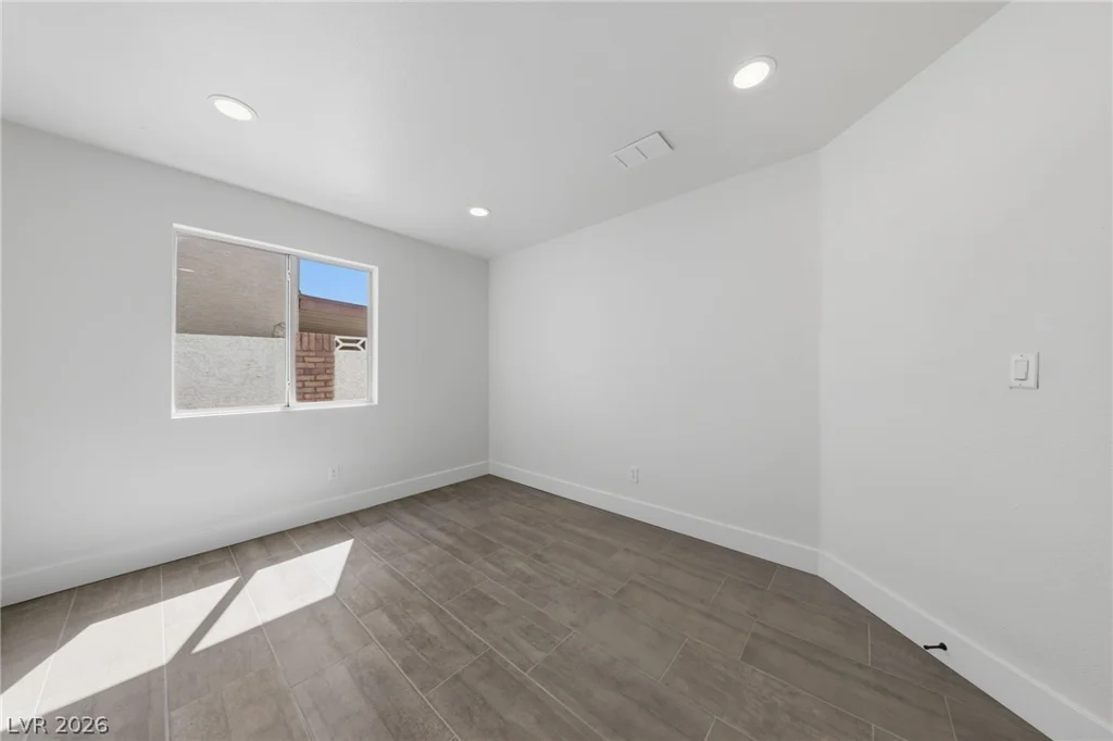 7229 Winding Creek, Las Vegas, NV 89113