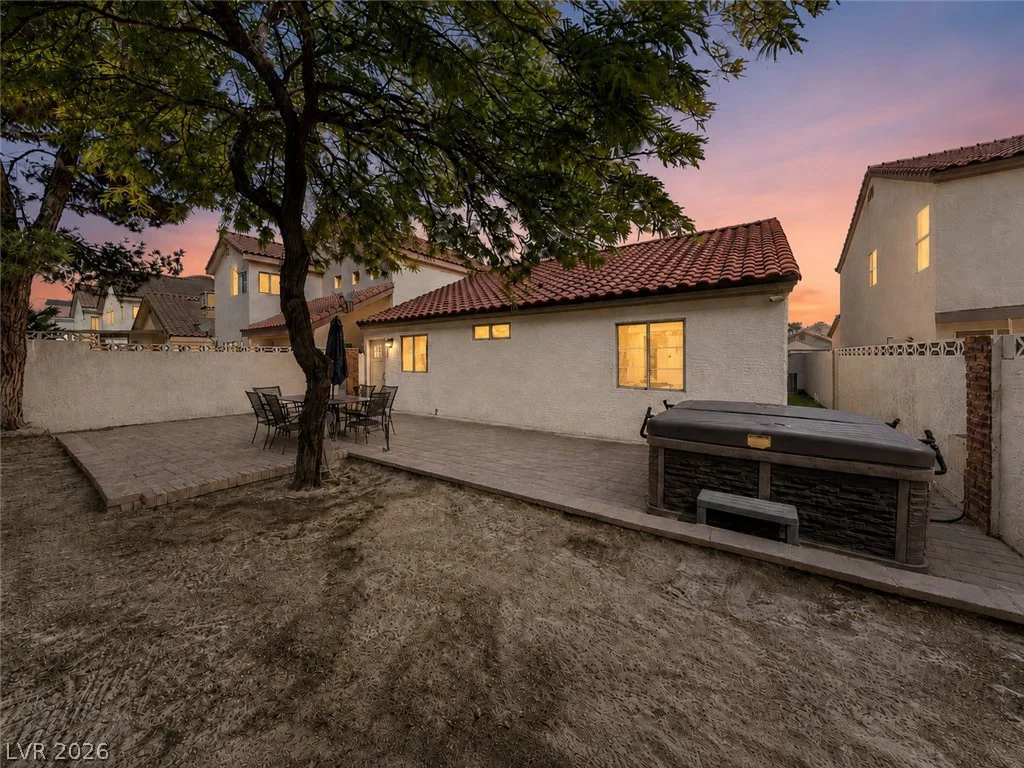 7229 Winding Creek, Las Vegas, NV 89113
