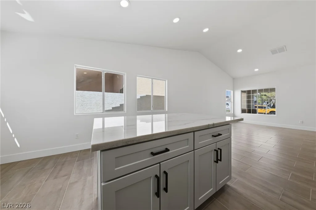 7229 Winding Creek, Las Vegas, NV 89113