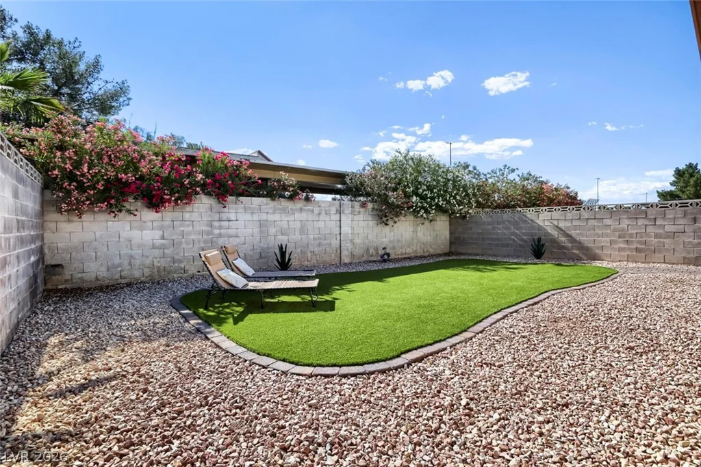 1916 Cameron, Las Vegas, NV 89102
