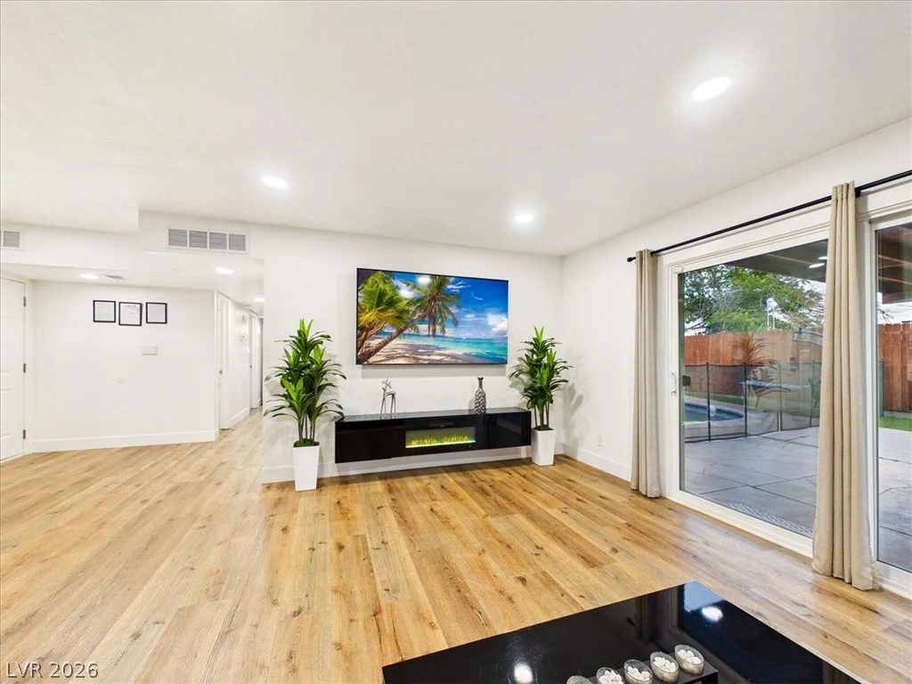 6205 Shawnee, Las Vegas, NV 89107