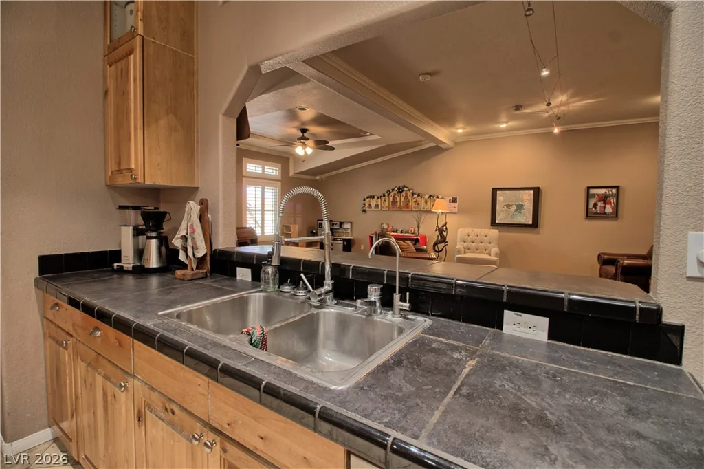 1725 Leonard, Las Vegas, NV 89108